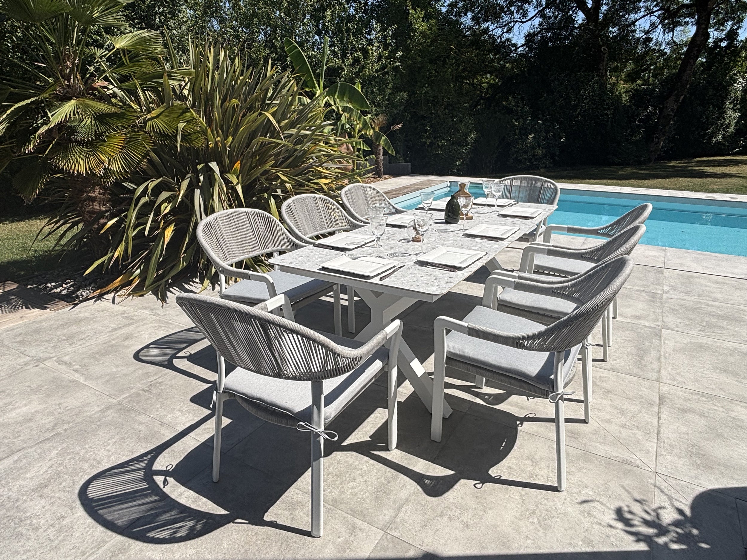 Ensemble repas de jardin Abella 8 places - Blanc 220 cm