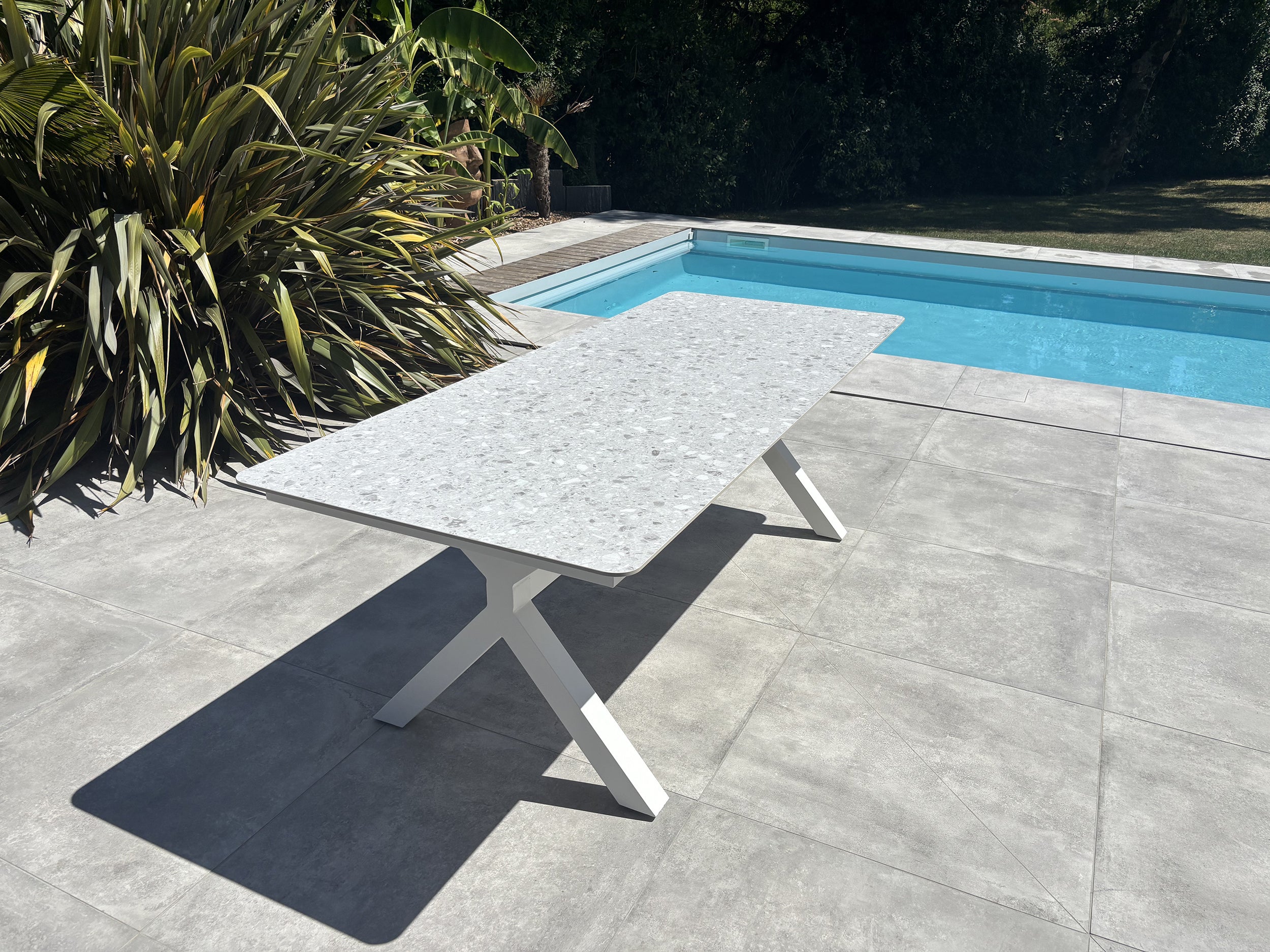 Table de jardin Abella - Blanc 220 cm