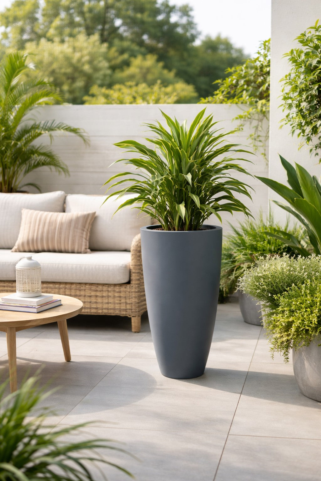 Jardinière en ogive Bora - diam. 600 x 1100 mm - Gris anthracite