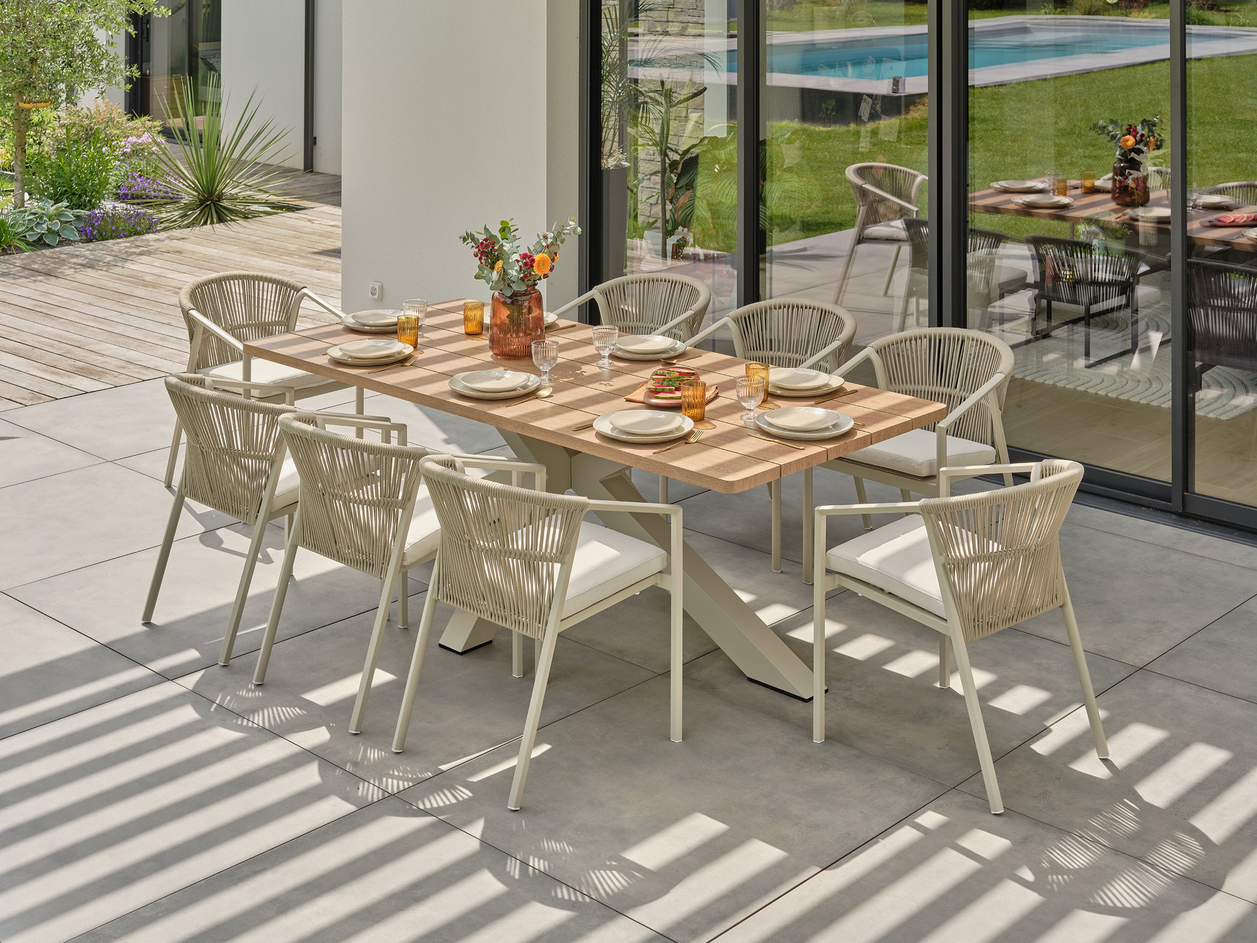 Ensemble repas de jardin Kelia 8 places - Grège 220 cm