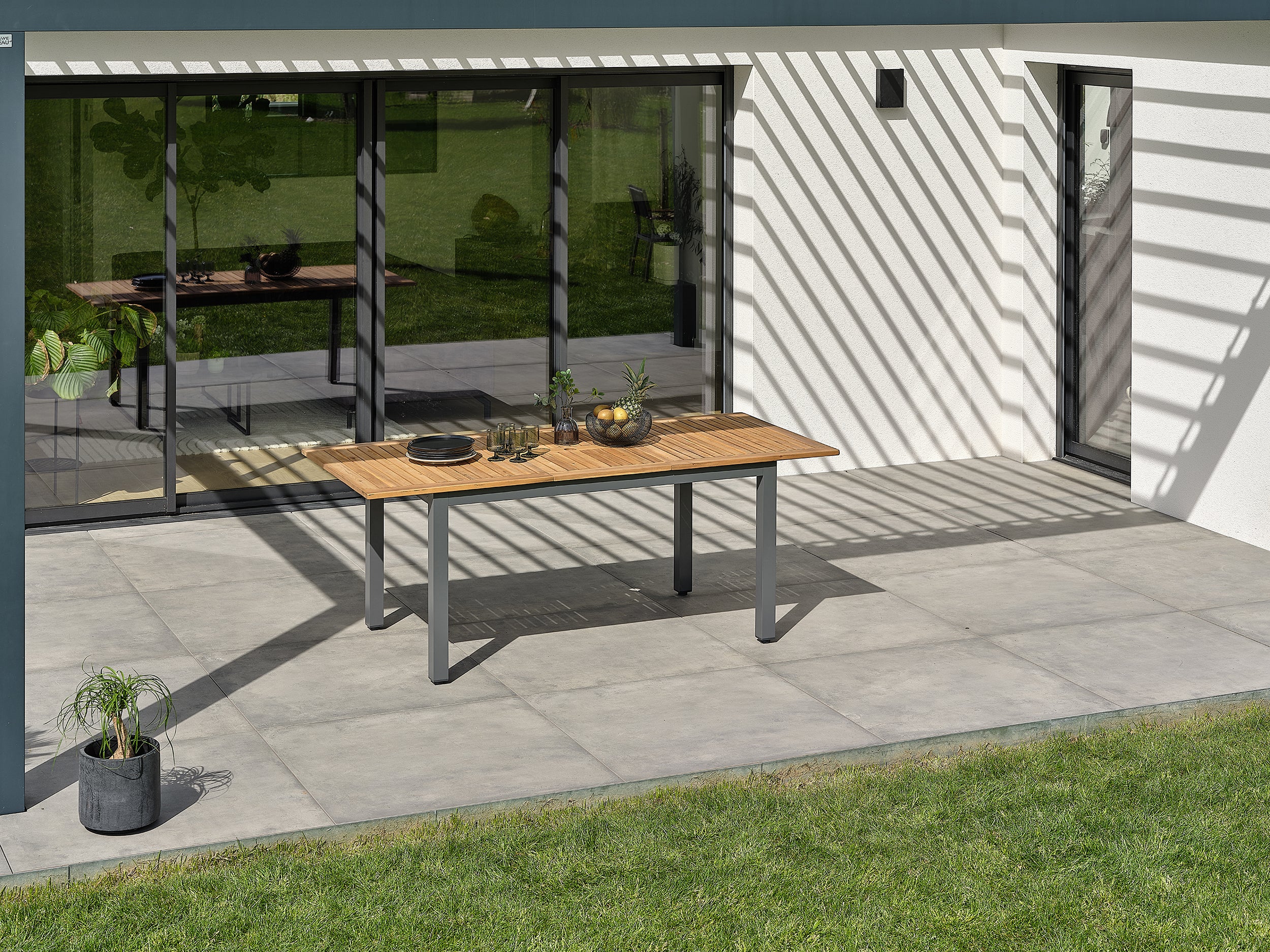Ensemble repas extensible de jardin en acacia massif Orsino 8 place - 150 à 200 cm
