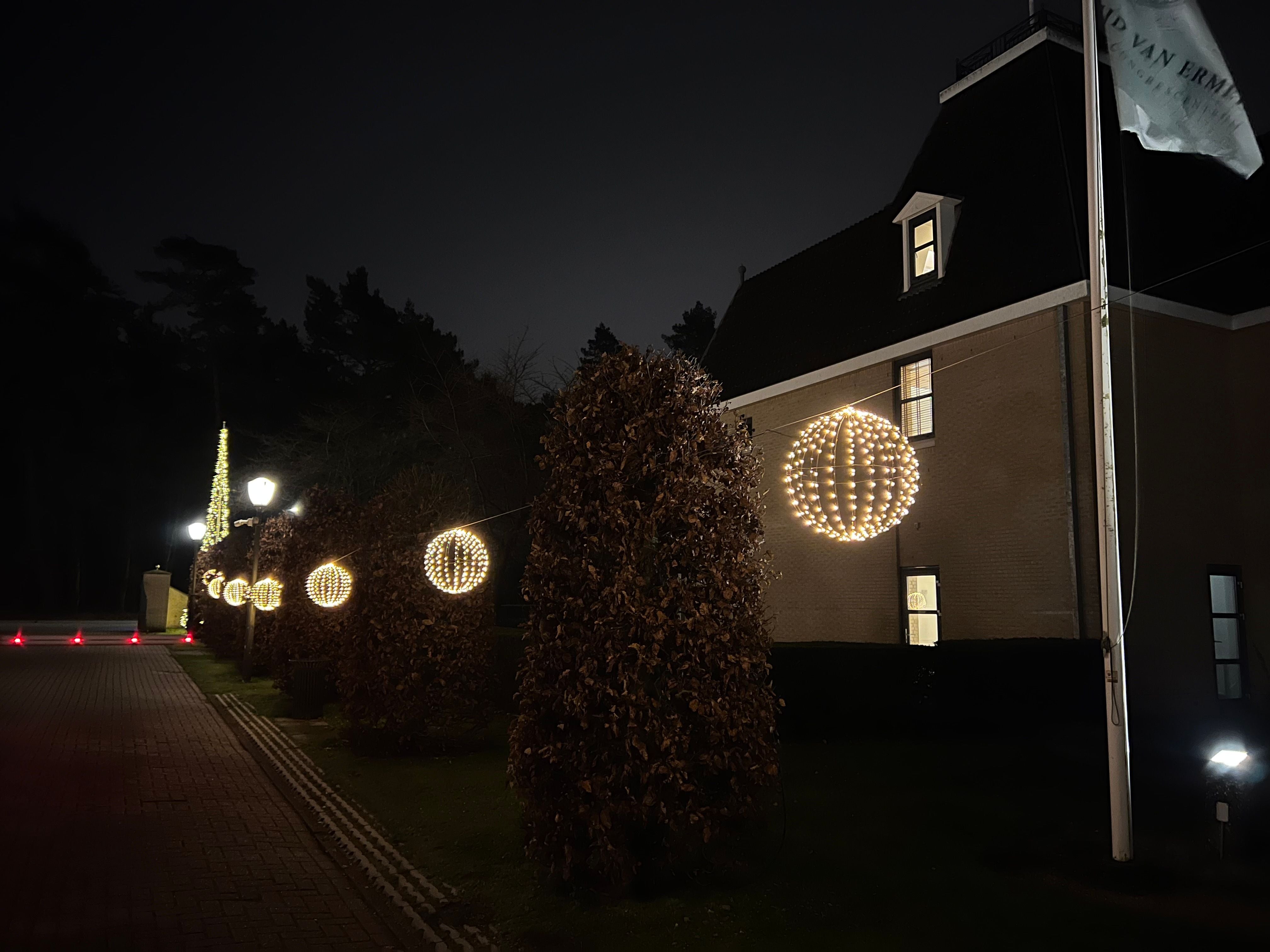Boule lumineuse intelligente pour intérieur et extérieur - Medium 30cm