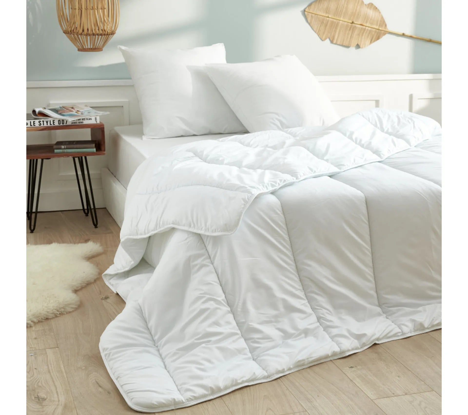 Pack 3 pièces Couette Très Chaude 260 x 240 cm + 2 Oreillers 60 x 60 Polycoton "Confort" - Traité Anti Acarien Soft & Care