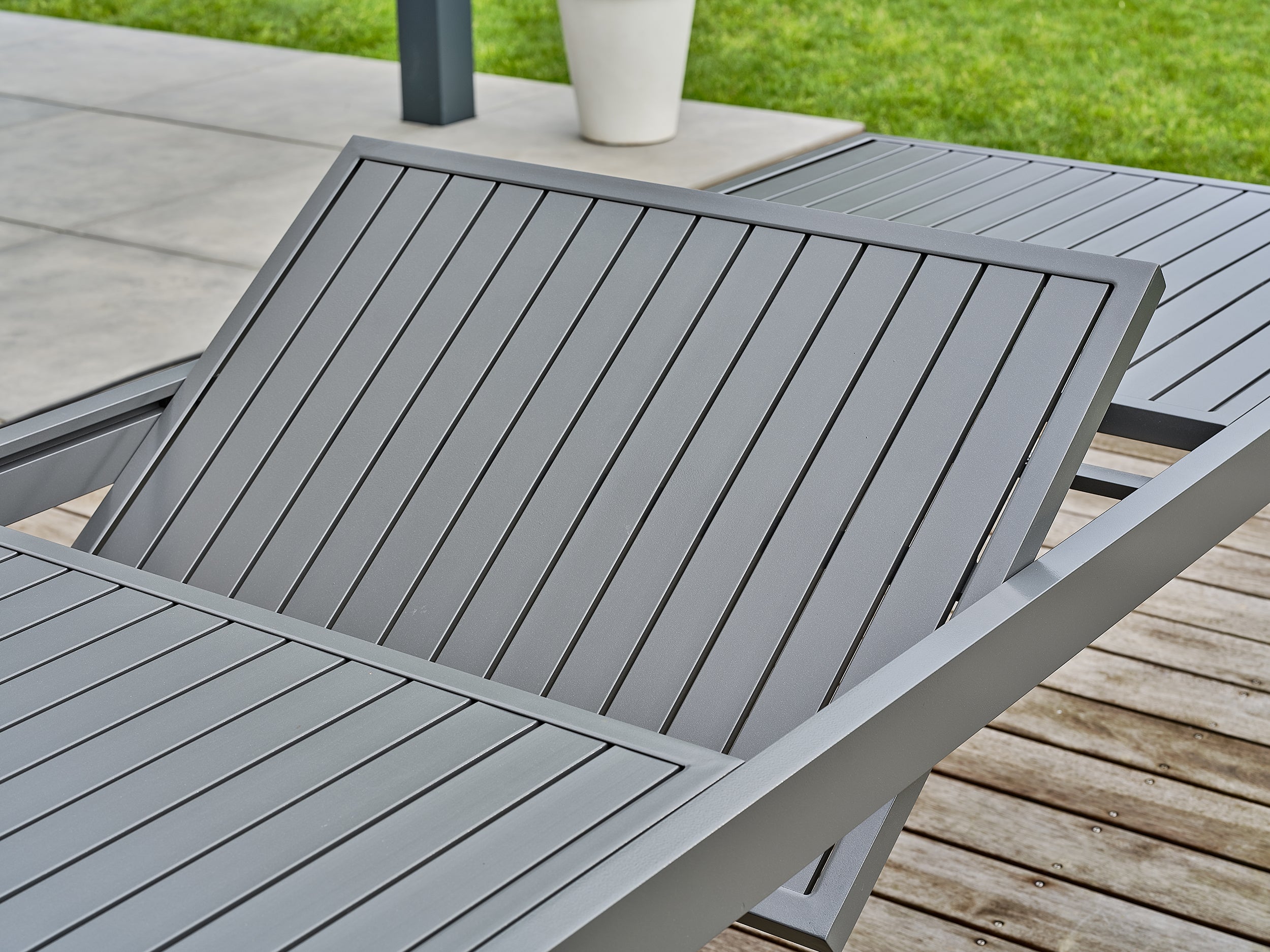 Ensemble repas de jardin table extensible en aluminium et 8 fauteuils – Orsino
